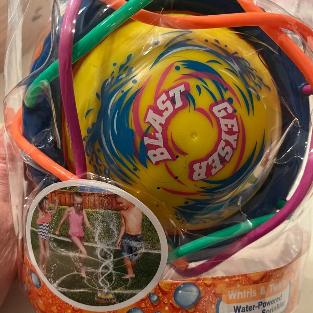 Sprinkler Water Toy-  Banzai Geyser Blast   ‎  Ages 3+ (NEW)